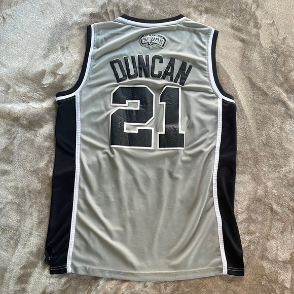 Tim Duncan Spurs Jersey - Picture 1 of 2
